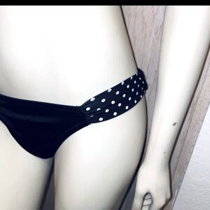 VICTORIA SECRET BLACK WITH POLKA DOT SIDE BANDS MID RISE SIZE MEDIUM